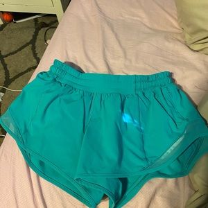 Aqua lululemon hotty hot shorts